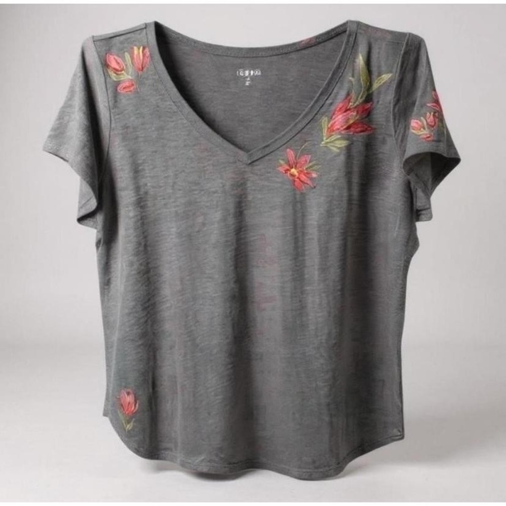 TORRID Flowers Classic Vintage Slub V-Neck Tee NWT Size‎ 5X